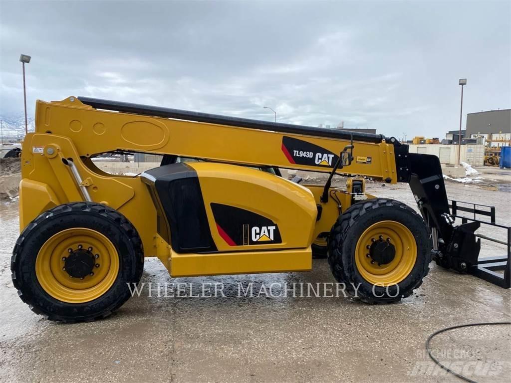 CAT TL943D CB Teleskopiskie manipulatori