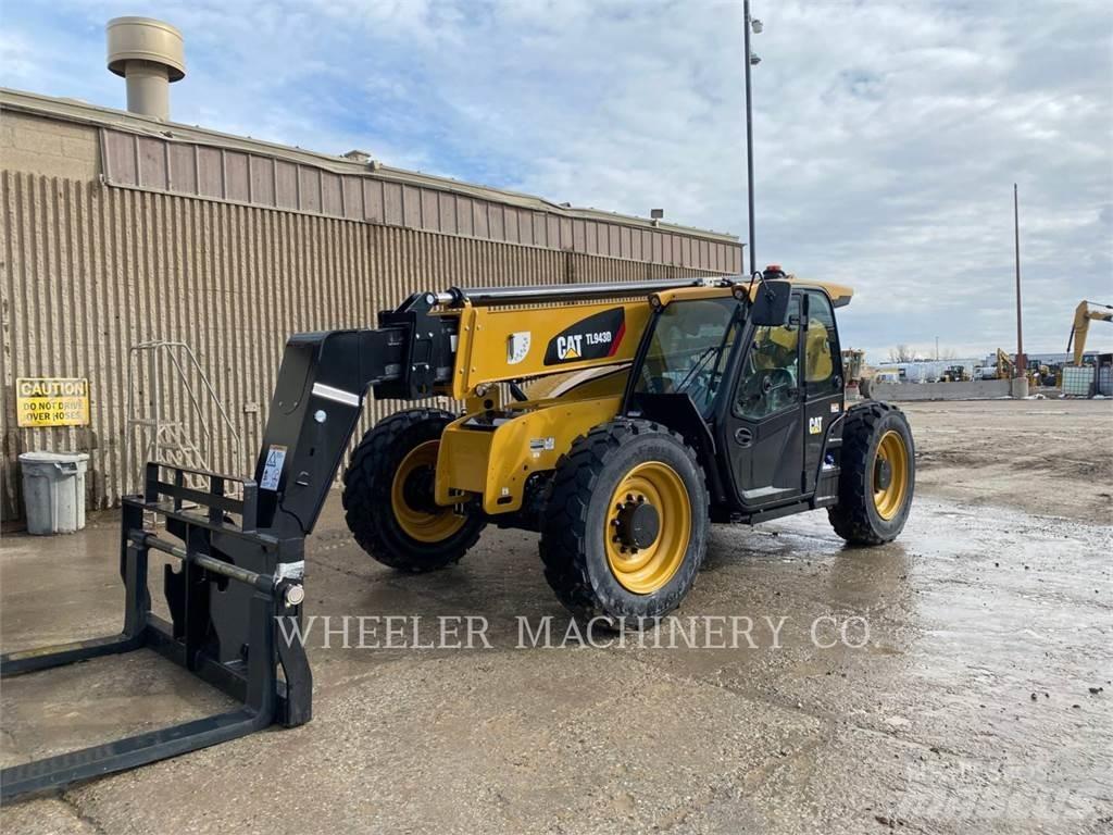 CAT TL943D CB Teleskopiskie manipulatori