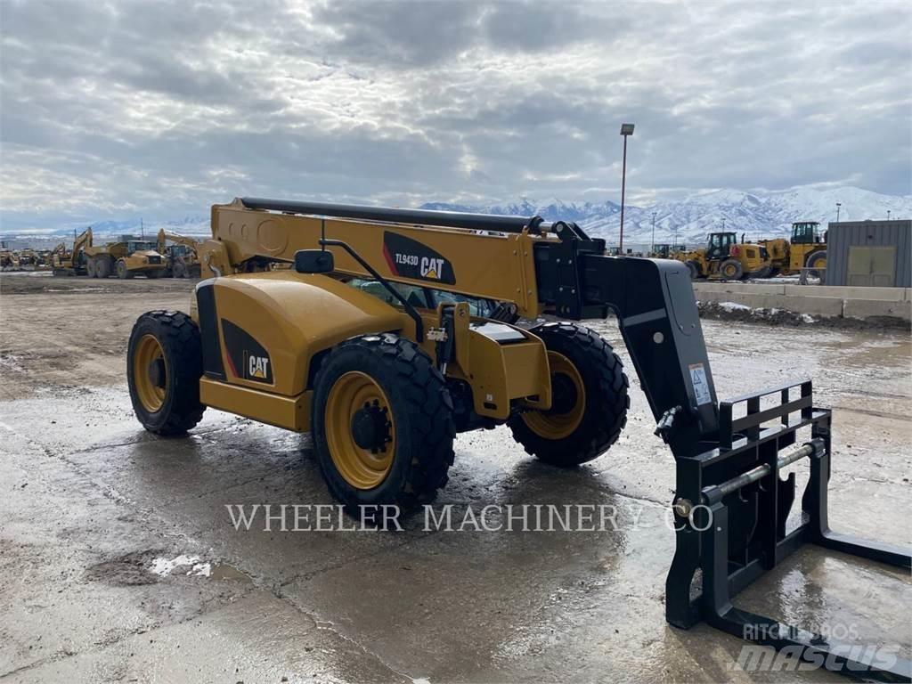 CAT TL943D CB Teleskopiskie manipulatori