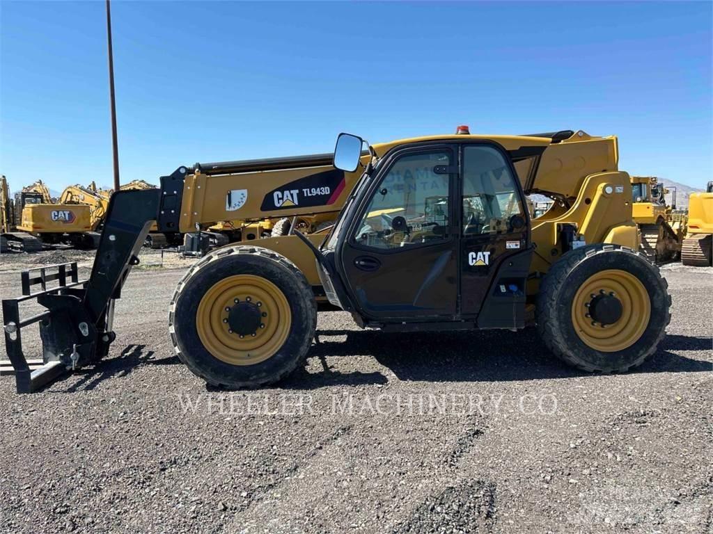 CAT TL943D CB Teleskopiskie manipulatori