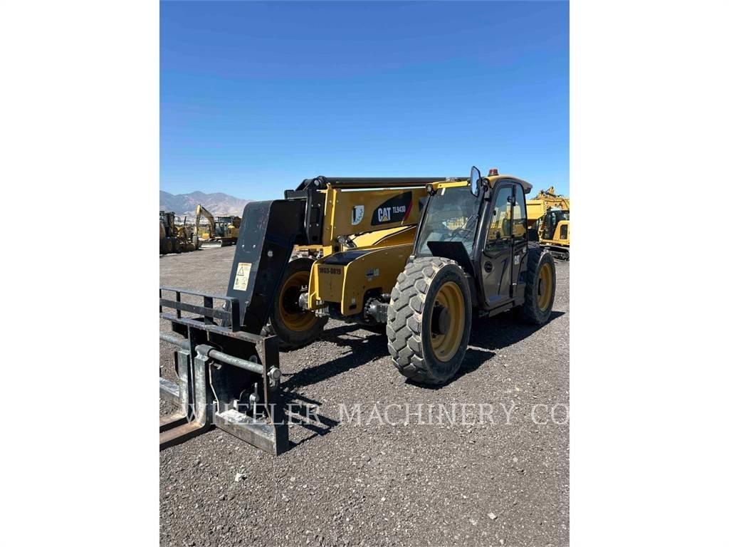 CAT TL943D CB Teleskopiskie manipulatori