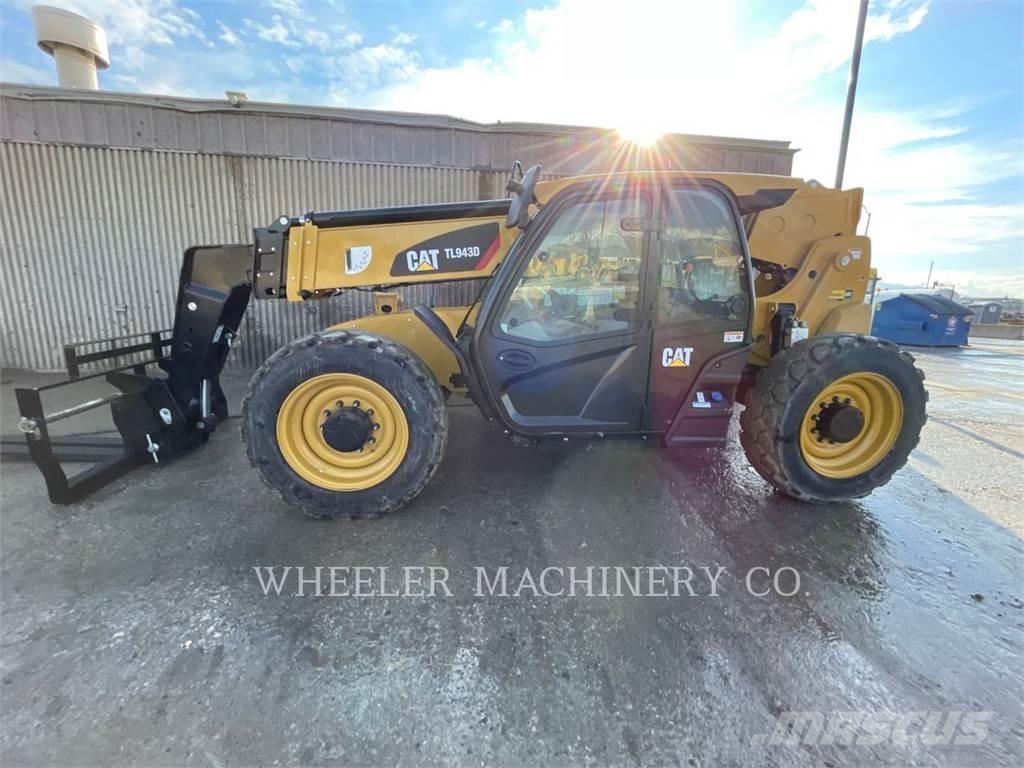 CAT TL943D CB Teleskopiskie manipulatori