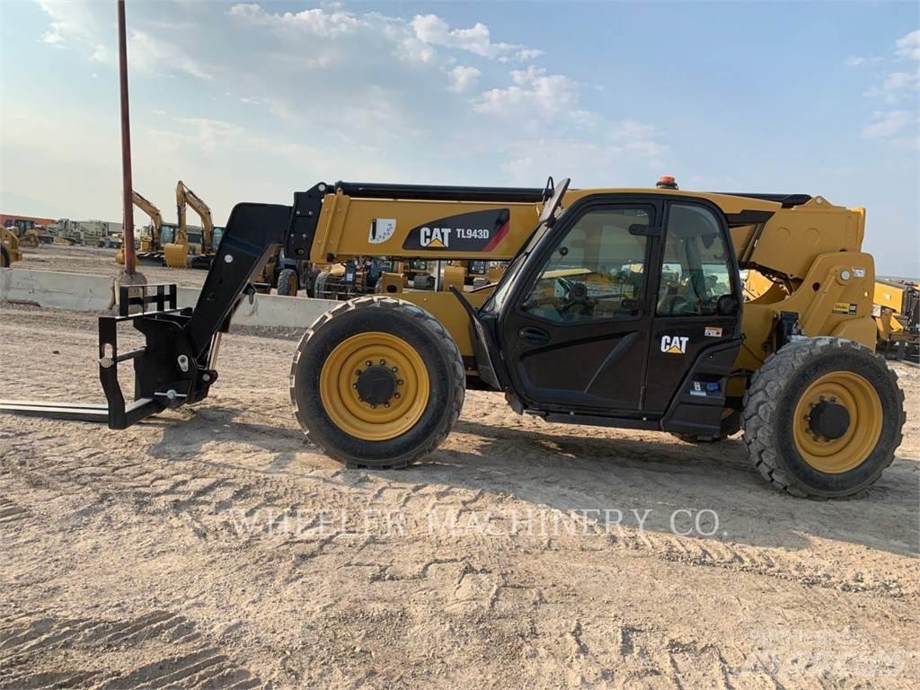 CAT TL943D CB Teleskopiskie manipulatori
