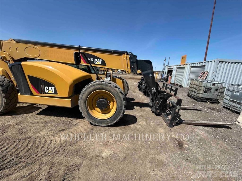 CAT TL943D CB Teleskopiskie manipulatori