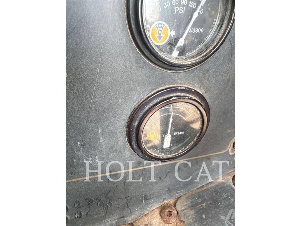 CAT W00 613C Skrēperi