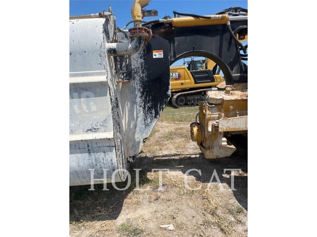 CAT W00 613C Skrēperi