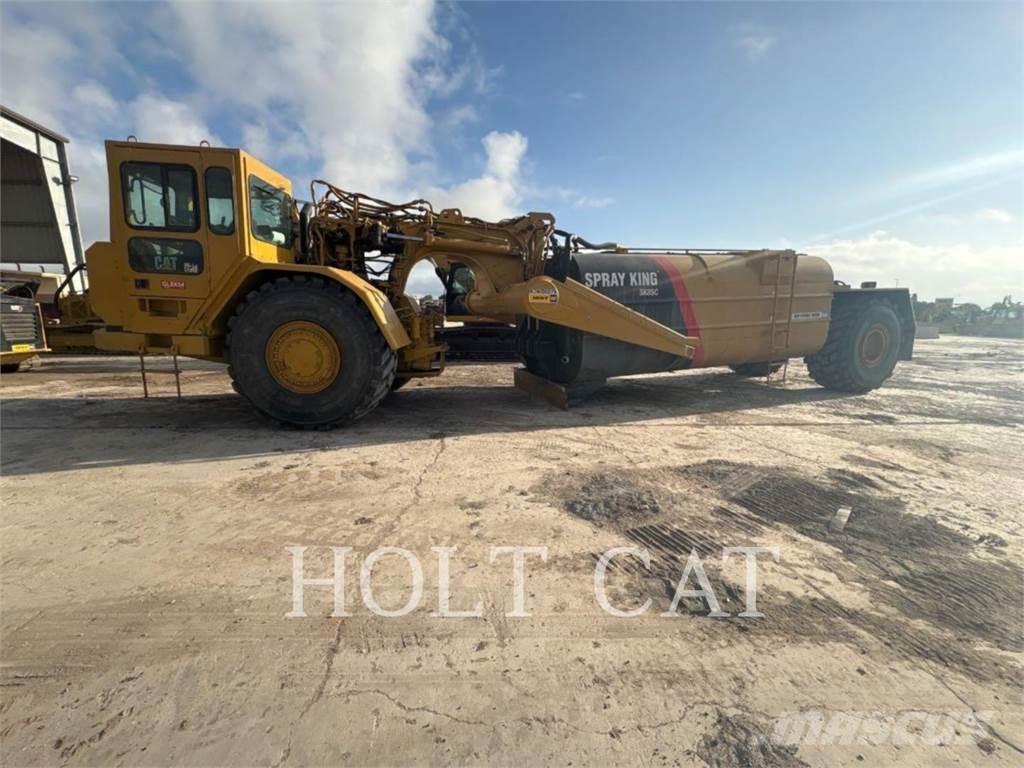CAT W00 621G Skrēperi