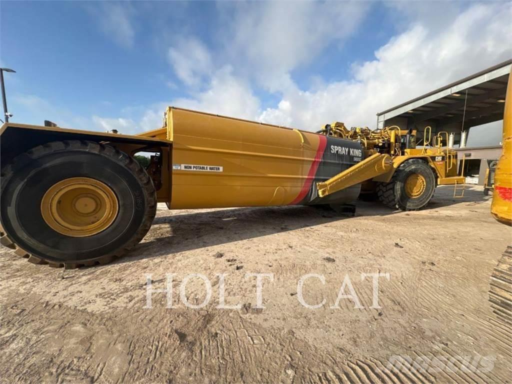 CAT W00 621G Skrēperi
