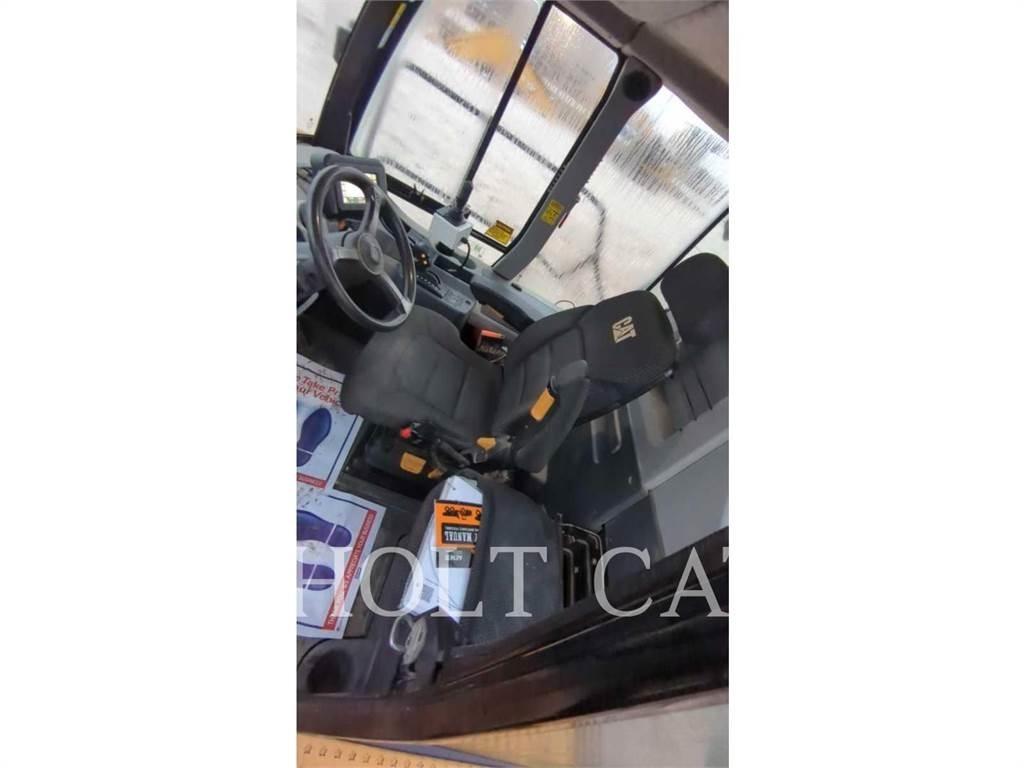 CAT W00 740 Autocisterna