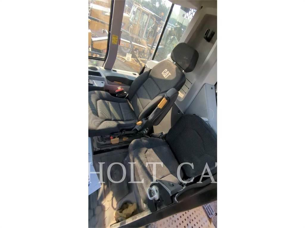 CAT W00 740GC Autocisterna