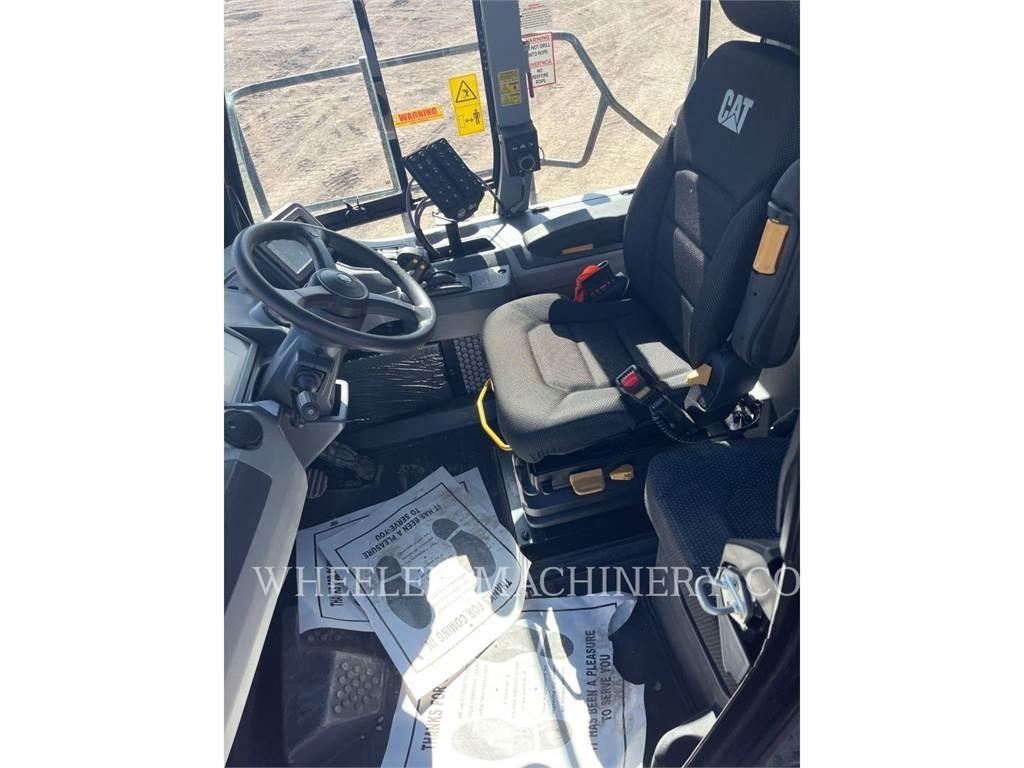CAT WT 740 GC Autocisterna