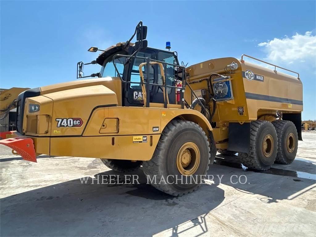 CAT WT 740 GC Autocisterna