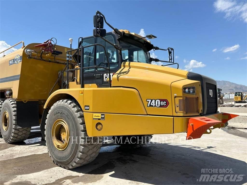 CAT WT 740 GC Autocisterna