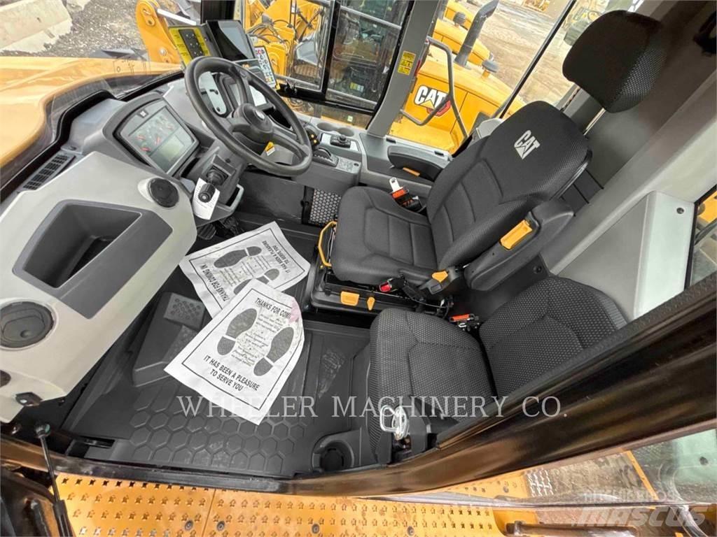 CAT WT 740 GC Autocisterna
