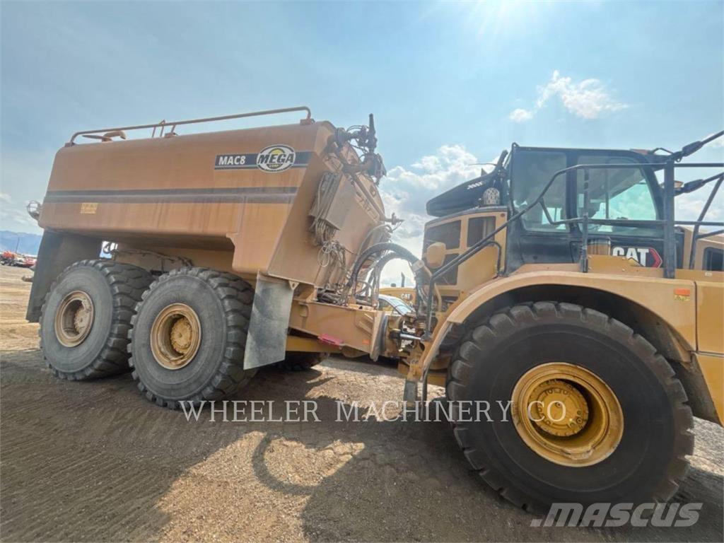 CAT WT 740 GC Autocisterna
