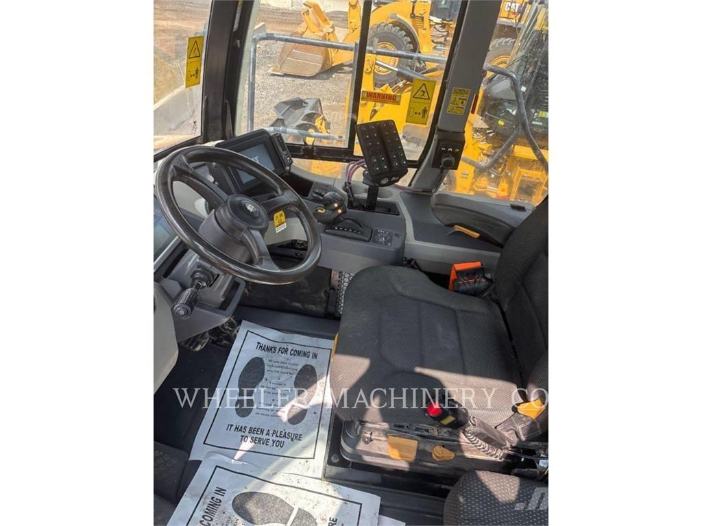 CAT WT 740 GC Autocisterna