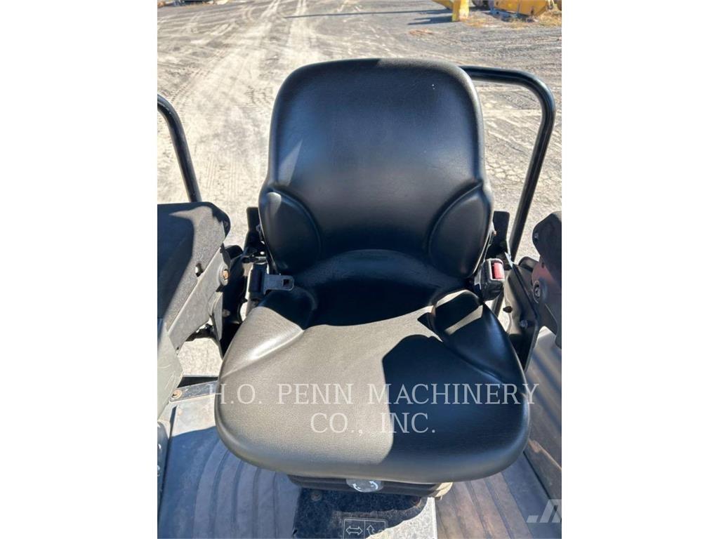  CB7 Augsnes blīvētāji