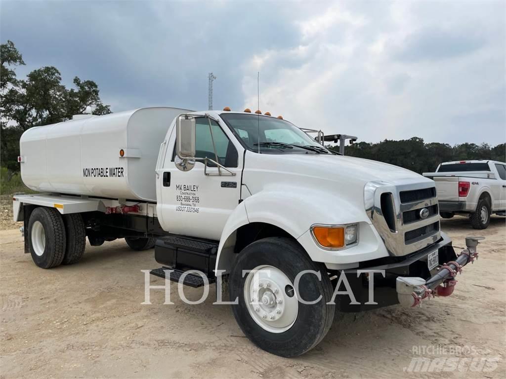 Ford F750 Autocisterna