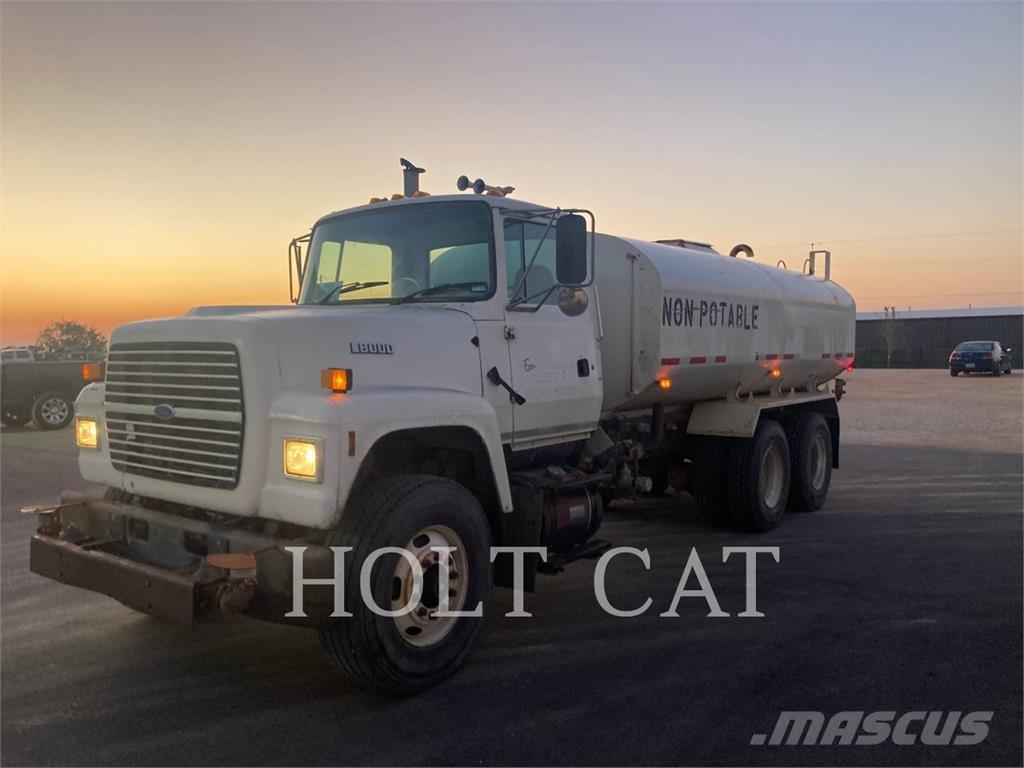 Ford L8000 Autocisterna