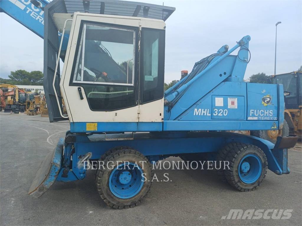 Fuchs MHL320 Ekskavatori uz riteņiem