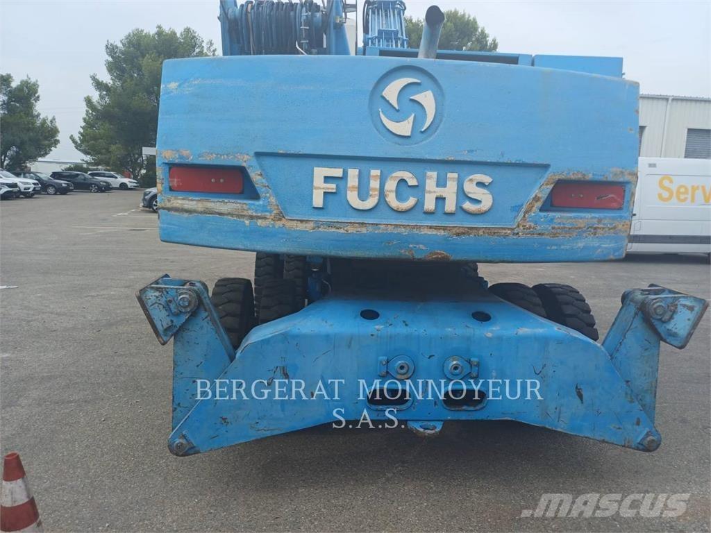 Fuchs MHL320 Ekskavatori uz riteņiem
