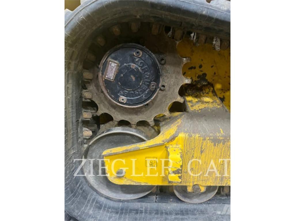 Gehl RT215 Kāpurķēžu iekrāvēji