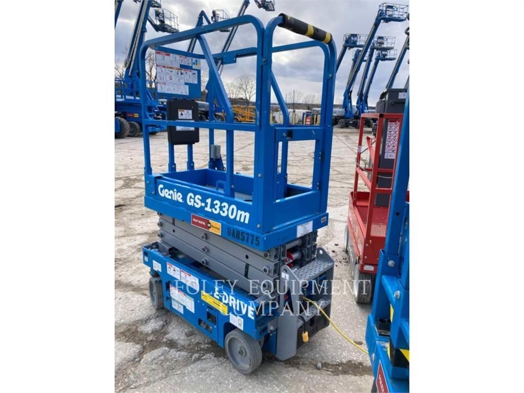 Genie GS1330 Šķerveida pacēlāji