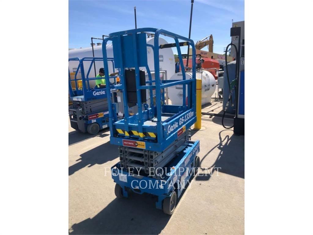 Genie GS1330 Šķerveida pacēlāji