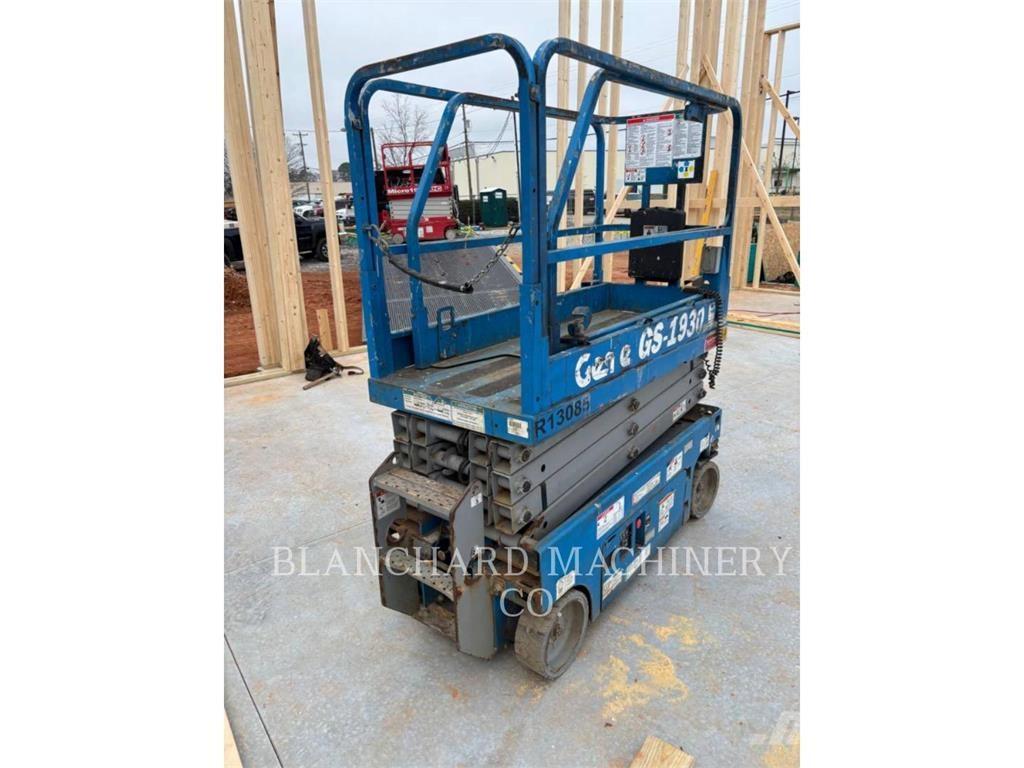 Genie GS1930 Šķerveida pacēlāji