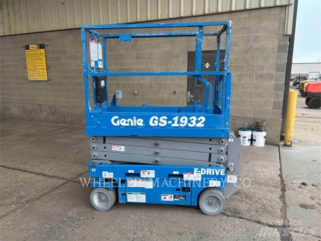 Genie GS1932 Šķerveida pacēlāji