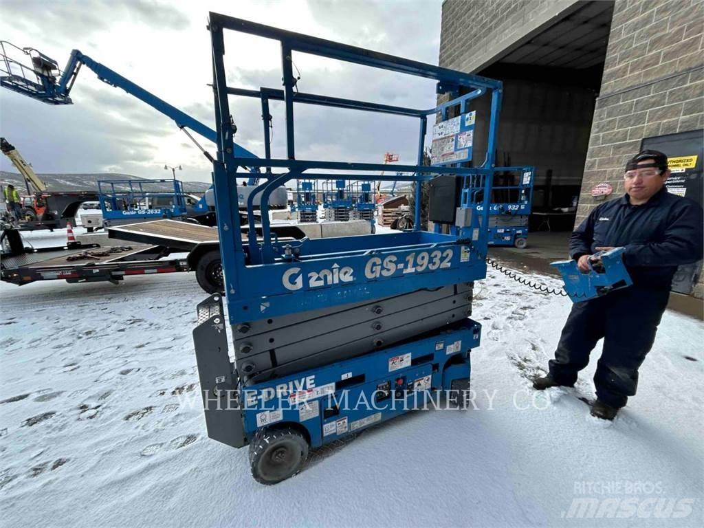 Genie GS1932 Šķerveida pacēlāji