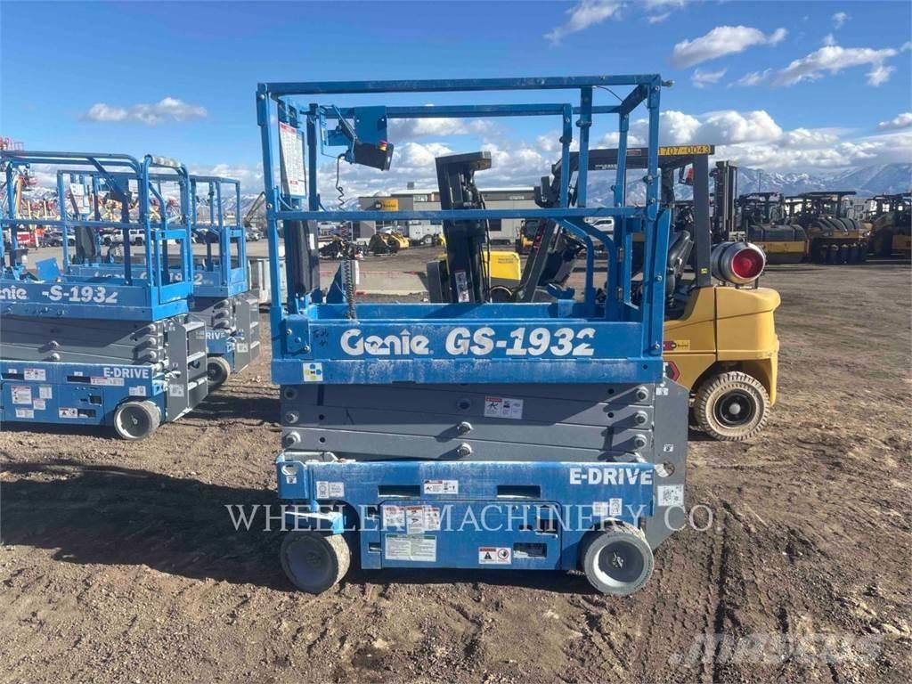 Genie GS1932 Šķerveida pacēlāji