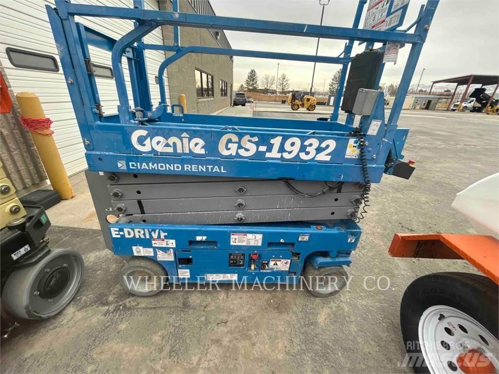 Genie GS1932 Šķerveida pacēlāji