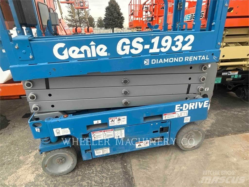 Genie GS1932 Šķerveida pacēlāji