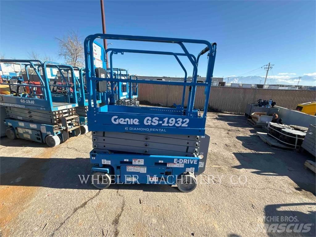 Genie GS1932 Šķerveida pacēlāji