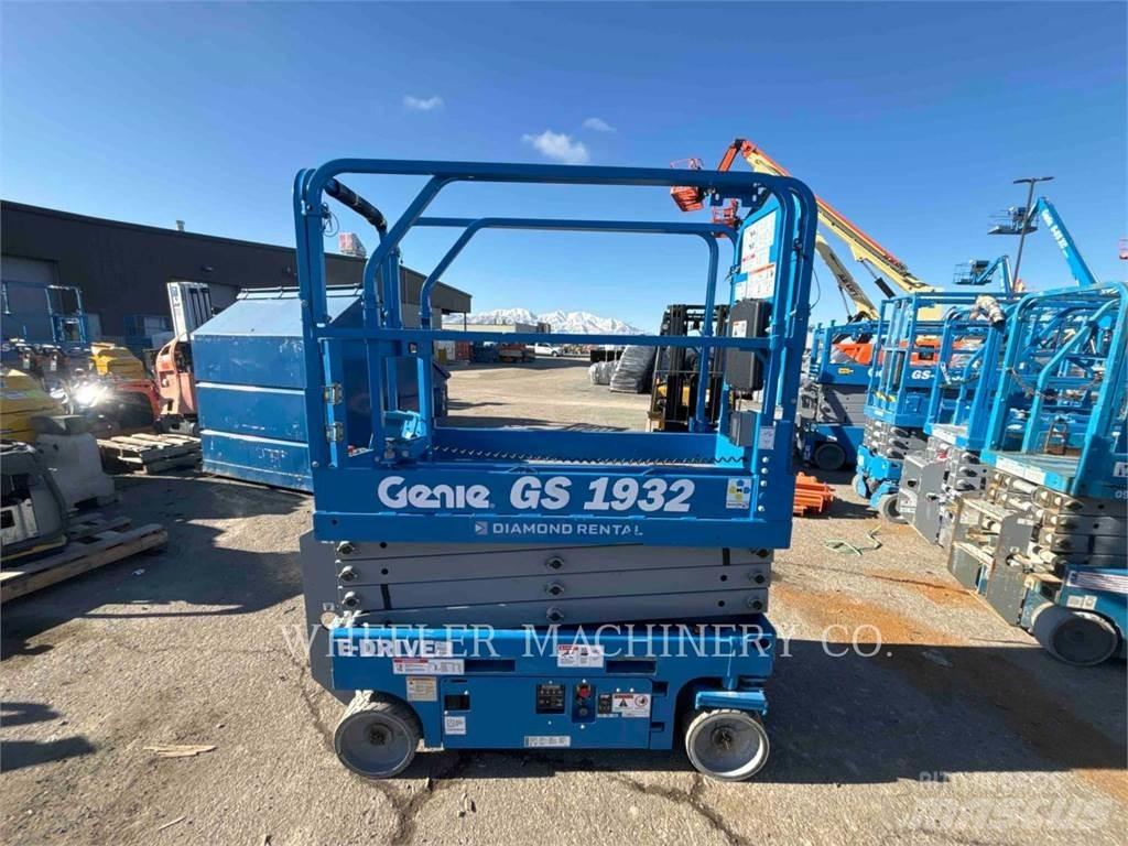 Genie GS1932 Šķerveida pacēlāji