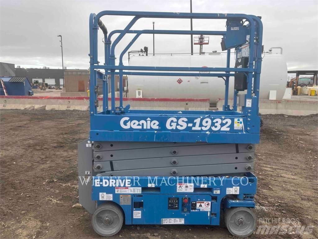 Genie GS1932 Šķerveida pacēlāji
