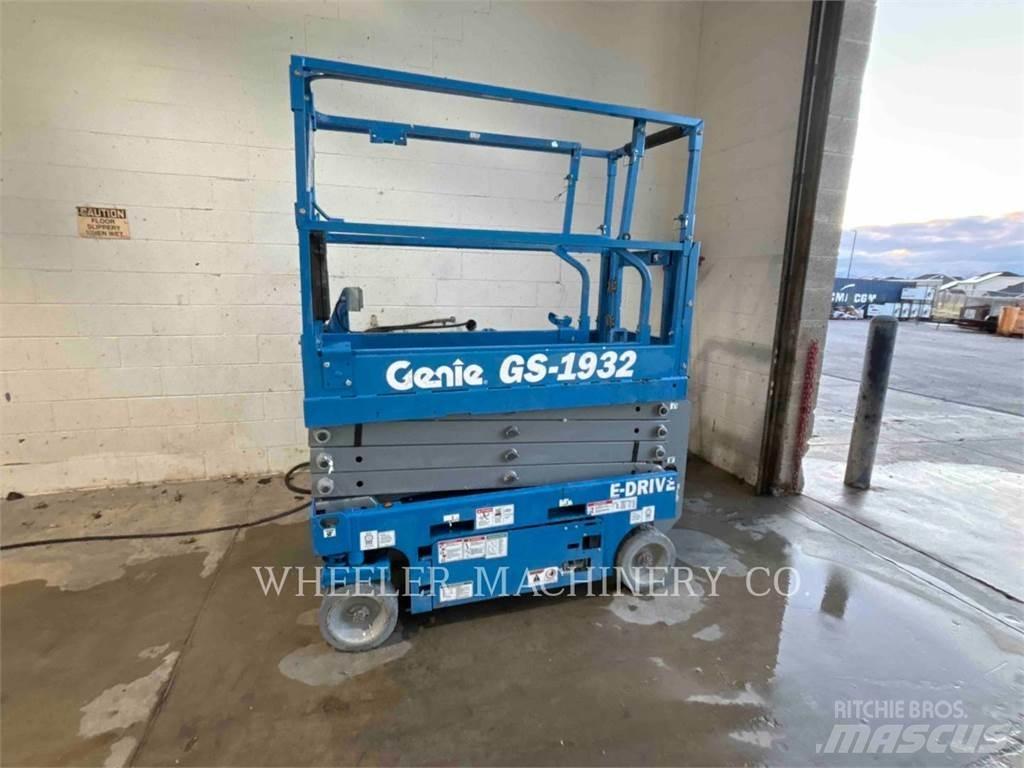 Genie GS1932 Šķerveida pacēlāji