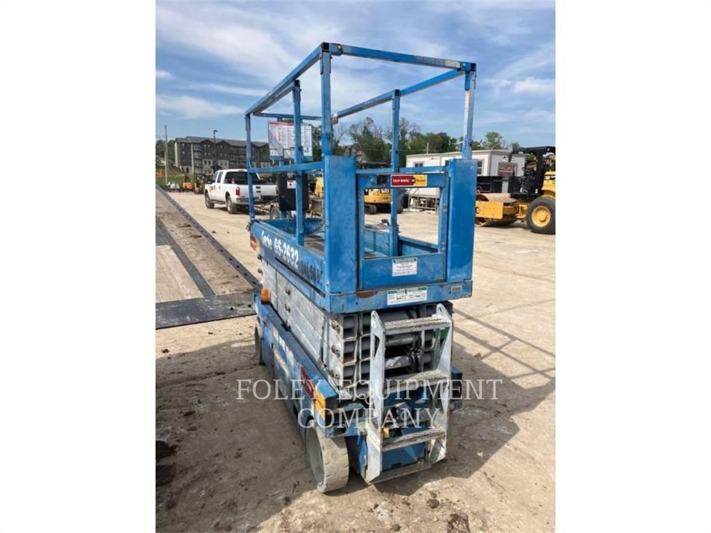 Genie GS2632 Šķerveida pacēlāji