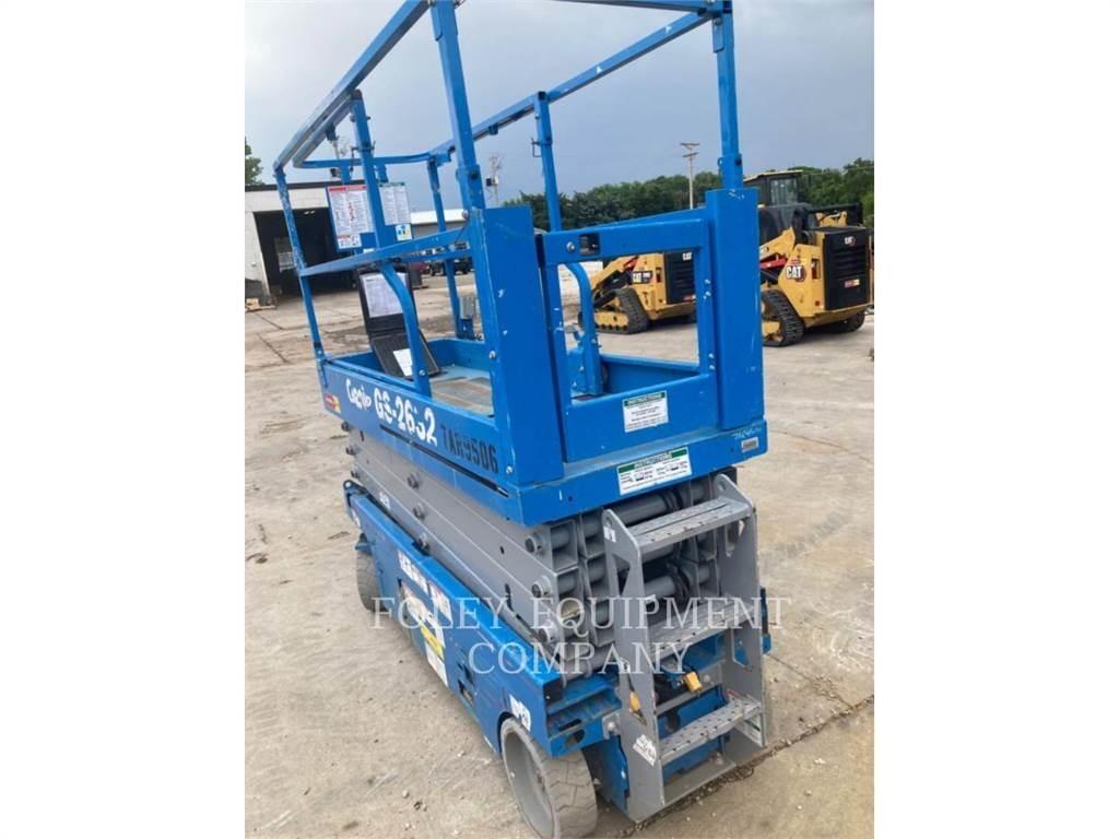 Genie GS2632 Šķerveida pacēlāji
