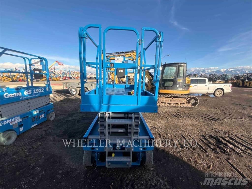 Genie GS2646 Šķerveida pacēlāji