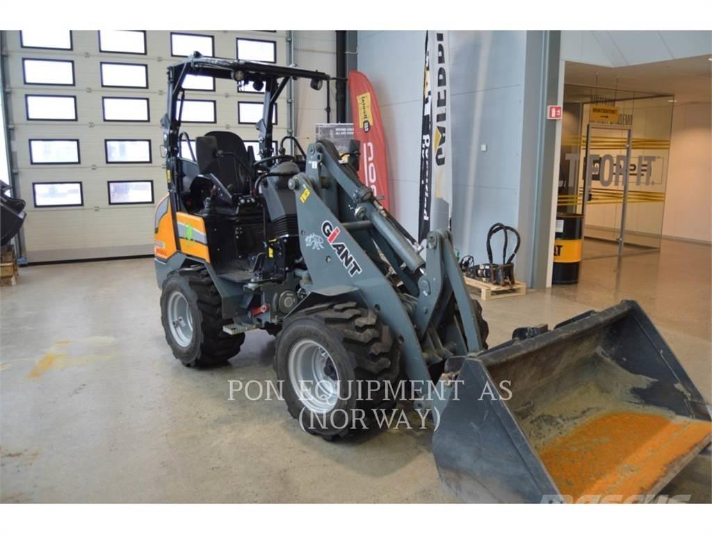 Giant G2200 E Iekrāvēji uz riteņiem