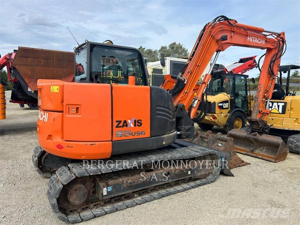 Hitachi ZAXIS85 Iekrāvēji uz riteņiem