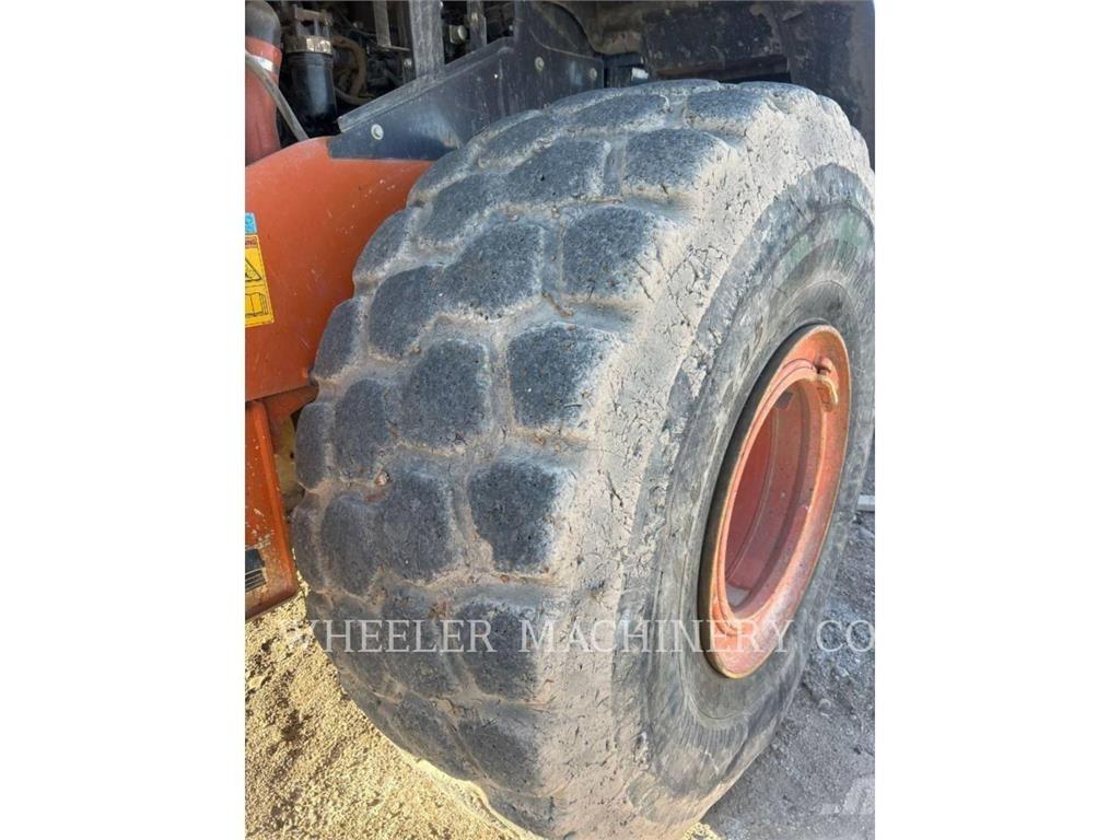 Hitachi ZW250-6 Iekrāvēji uz riteņiem