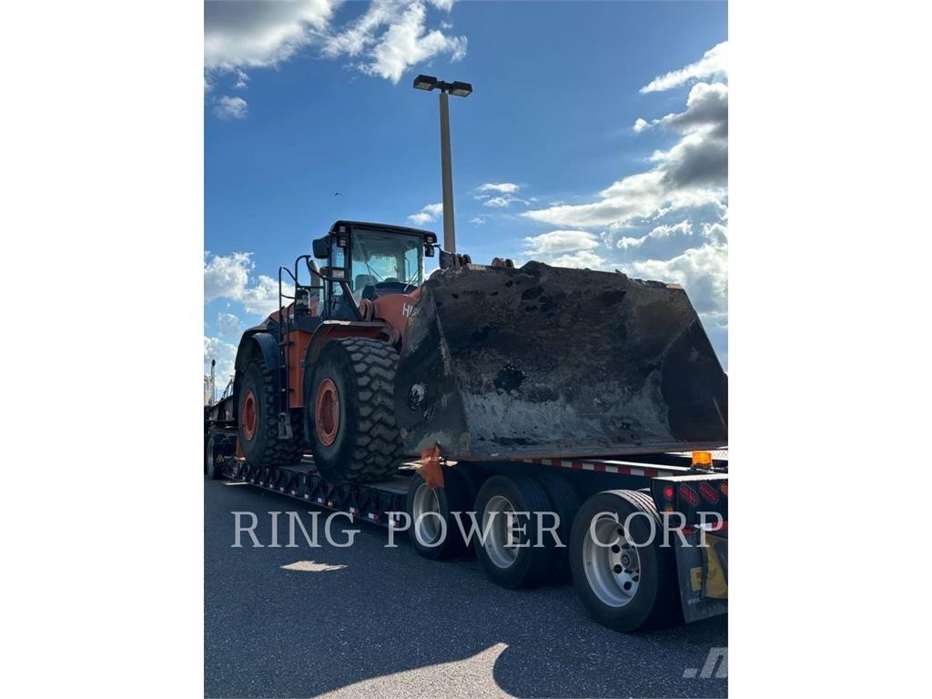 Hitachi ZW3706-6 Iekrāvēji uz riteņiem