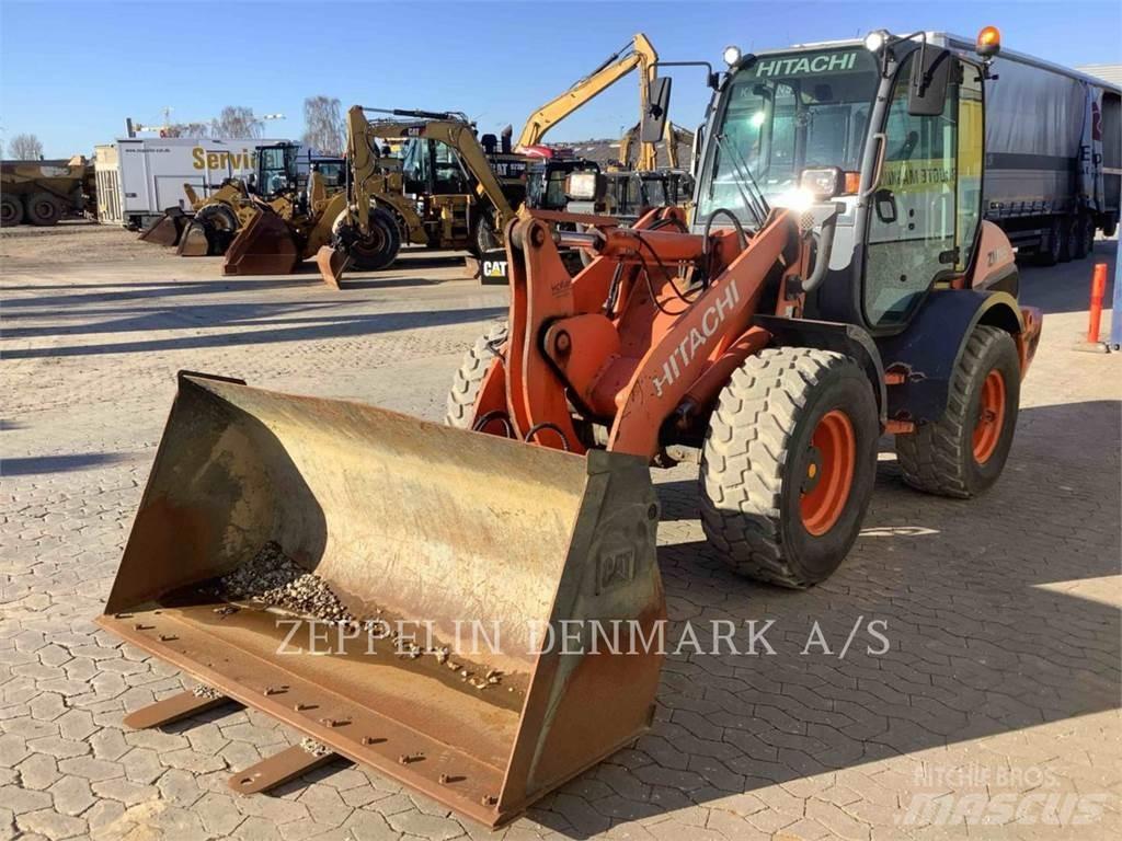 Hitachi ZW95 Iekrāvēji uz riteņiem