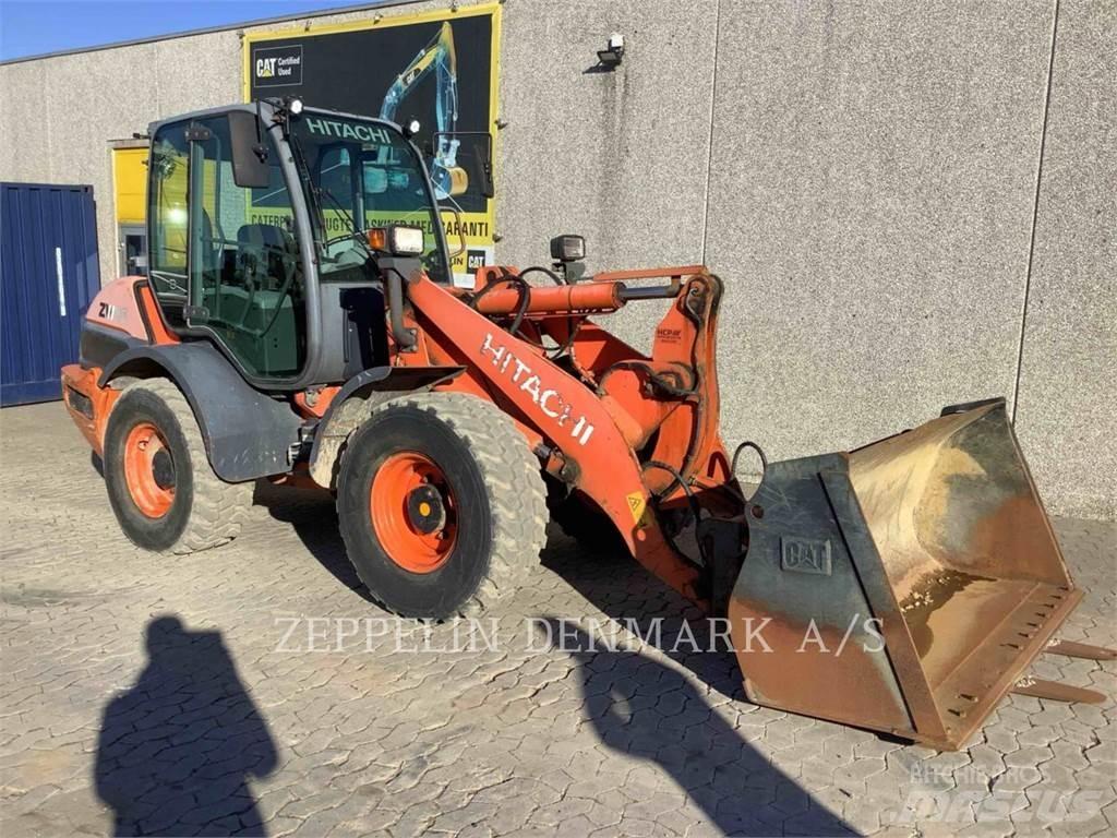 Hitachi ZW95 Iekrāvēji uz riteņiem