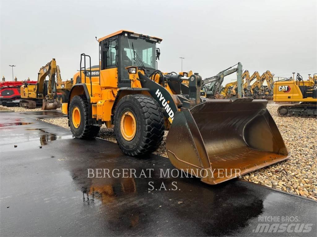 Hyundai HL960A Iekrāvēji uz riteņiem