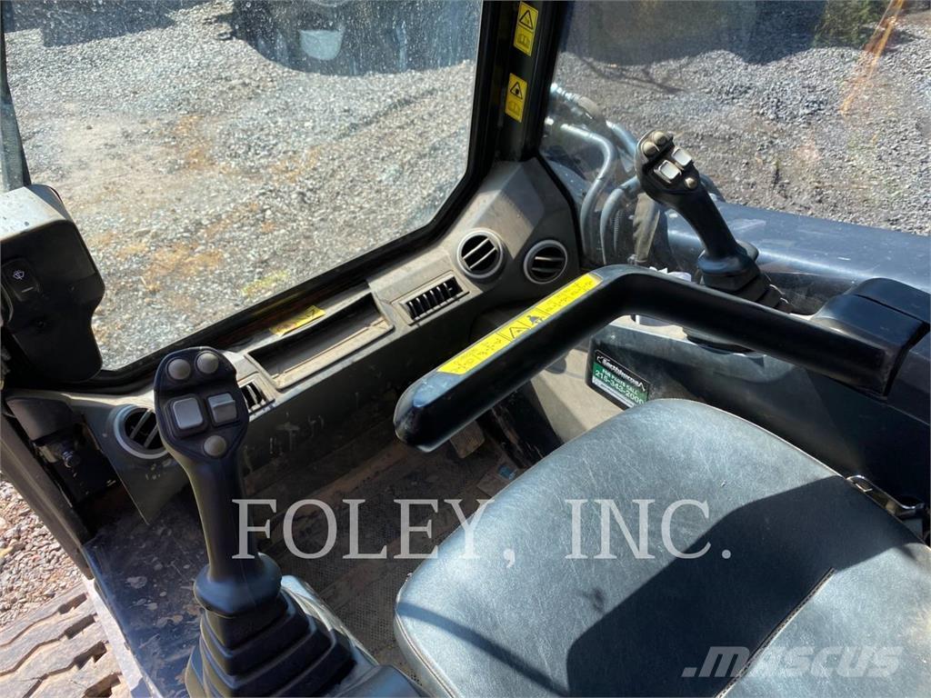 JCB 300TT4 Kāpurķēžu iekrāvēji