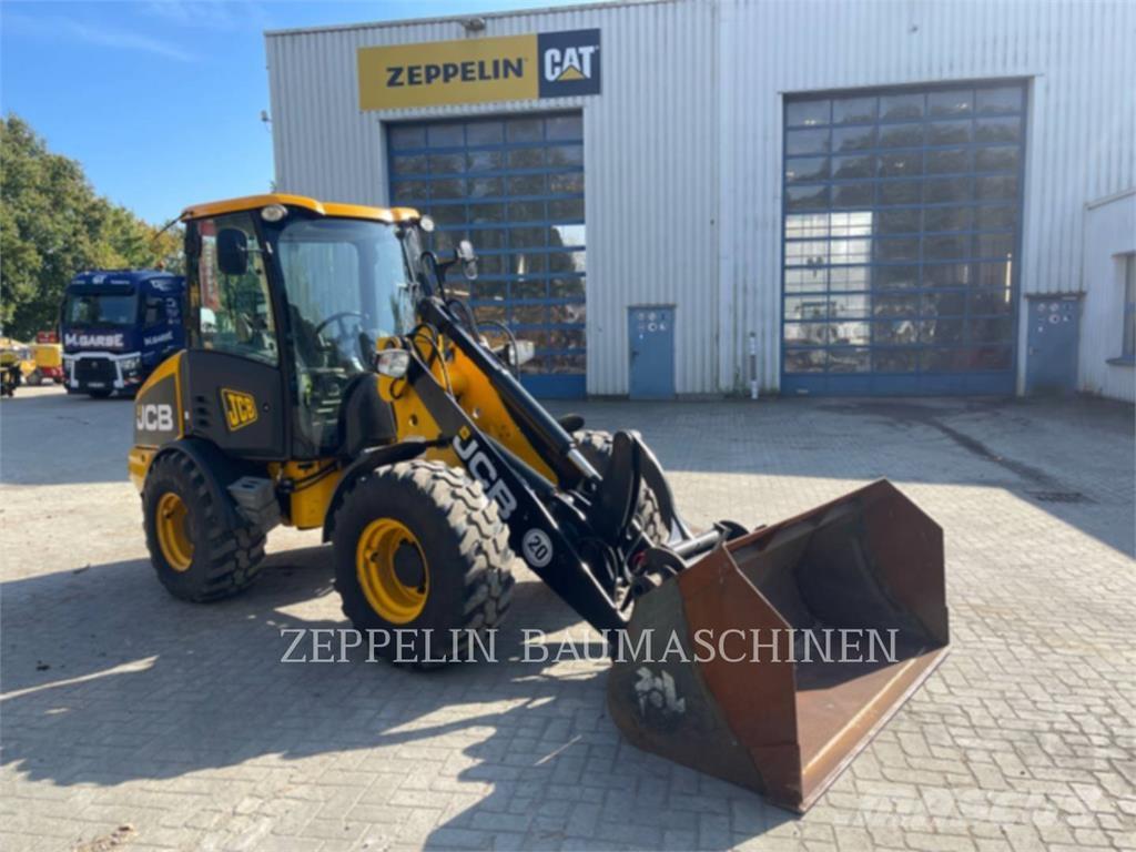 JCB 406 Iekrāvēji uz riteņiem